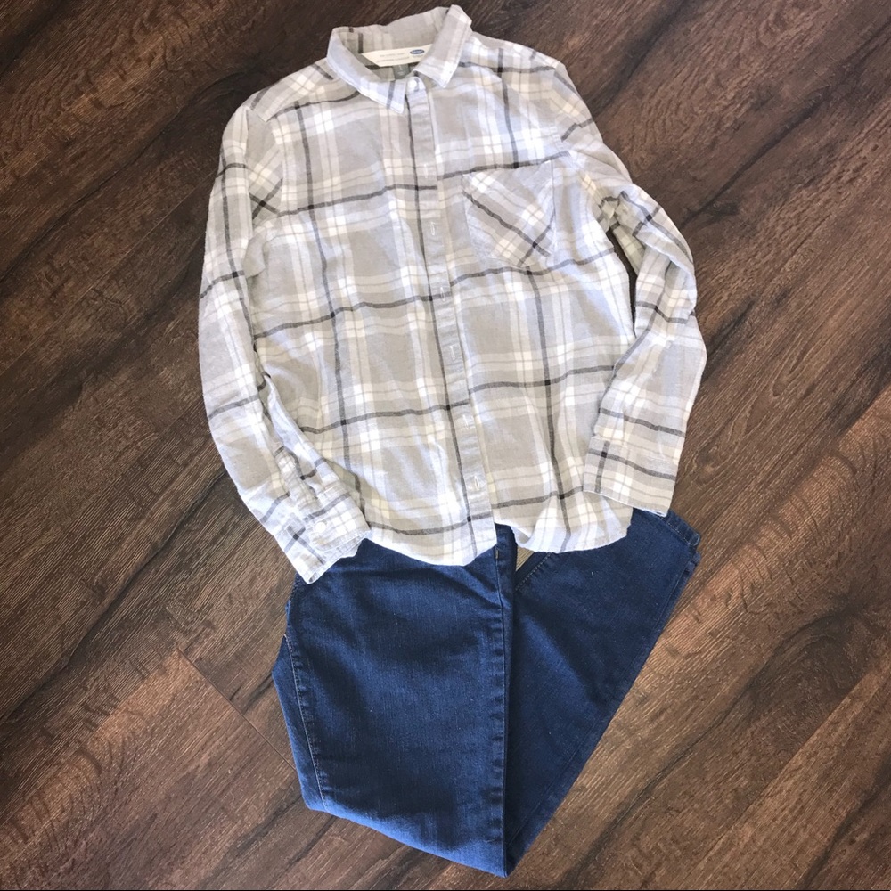 Old Navy Plaid gray and white shirt